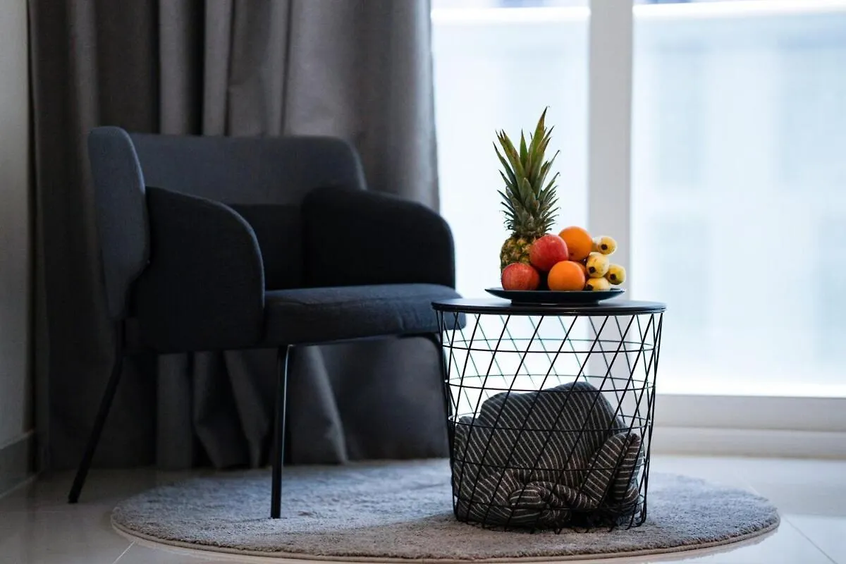 Aws Holiday Homes - Unique Views At Damac Heights Dubai Apartment