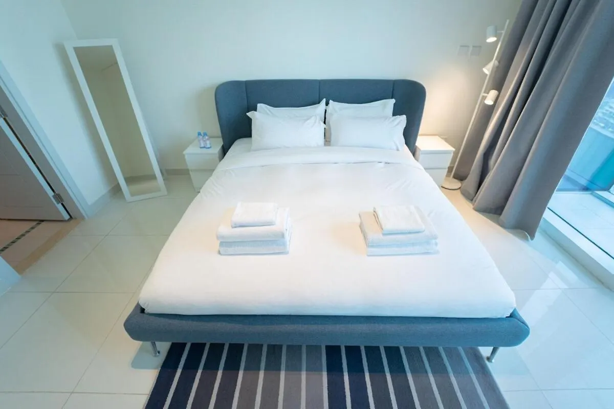 Aws Holiday Homes - Unique Views At Damac Heights Dubai