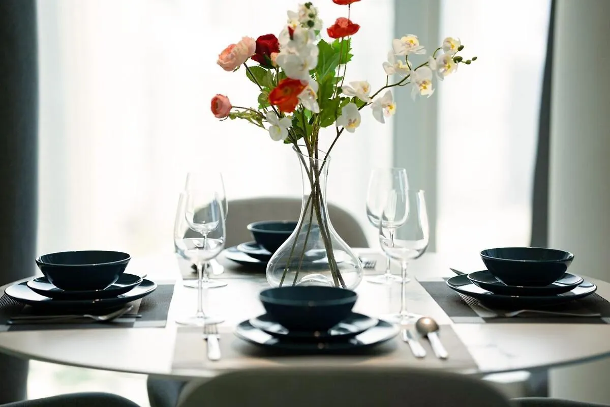 Apartment Aws Holiday Homes - Unique Views At Damac Heights Dubai